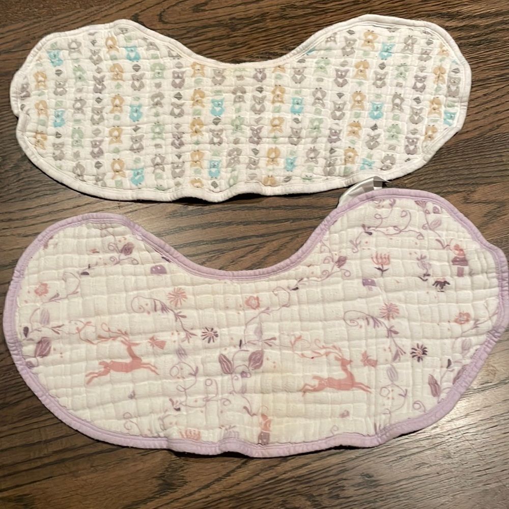Bundle of 4 Aden + Anais! 2 Cotton Muslin Burp Cloths + 2 Cotton Muslin Swaddles
